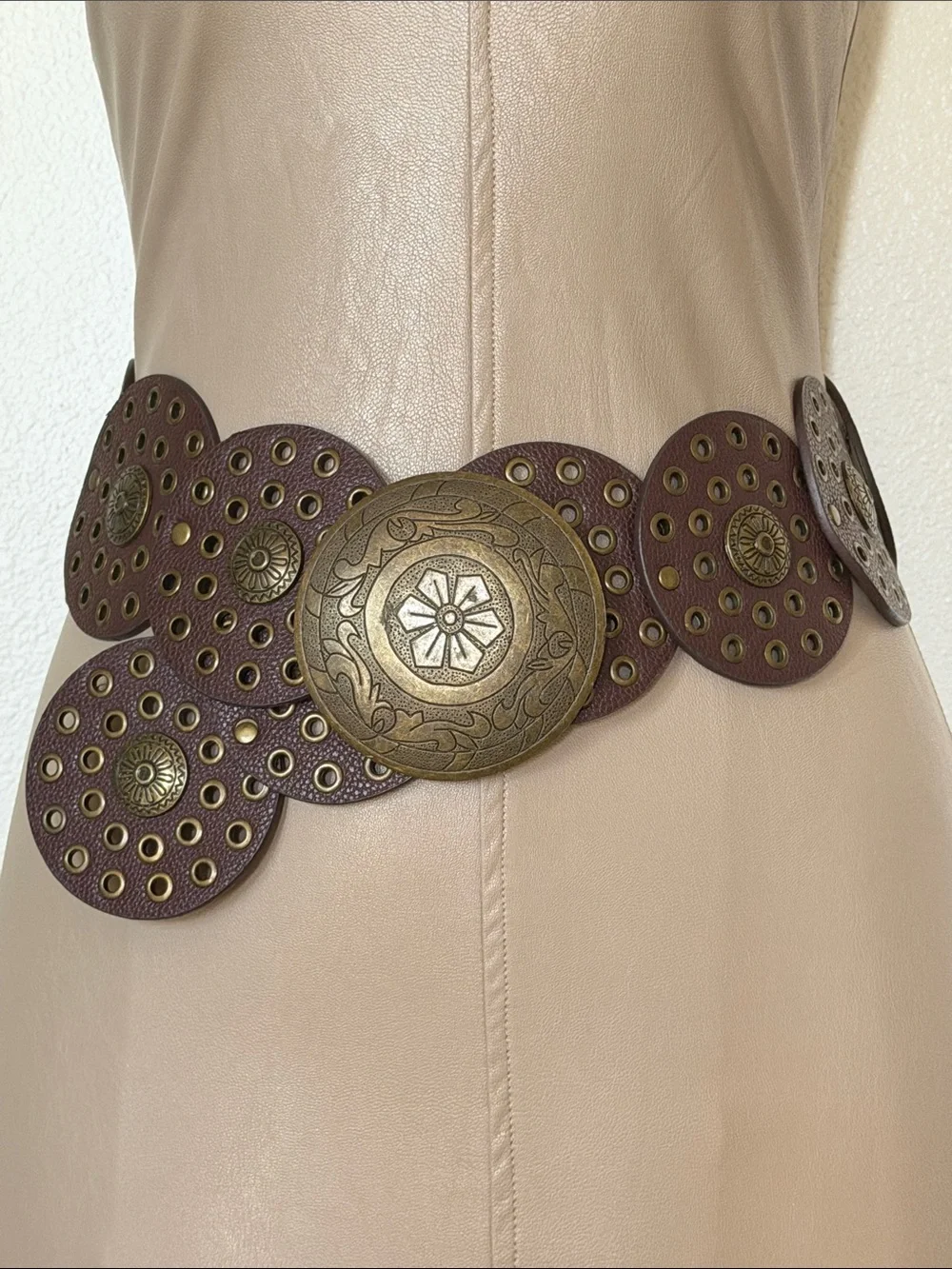 Vintage-Inspired Brown Disc Belt with Brass Medallion